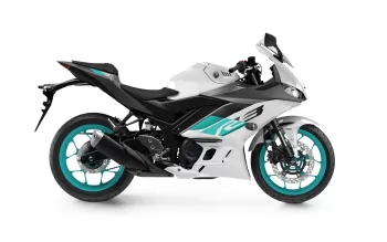 Nova Yamaha R3 2025 branca é uma das motos mais bonitas à venda no Brasil