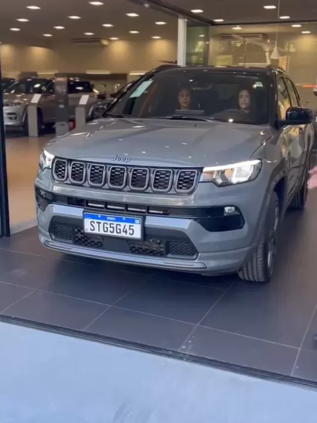 irmã de Deolane Bezerra: Dayane Surpreende Assessora com Jeep Compass