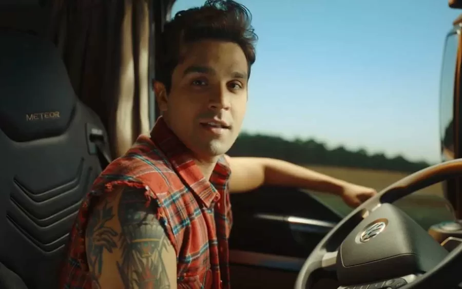 A Volkswagen Caminhões e Ônibus lançou uma nova campanha publicitária para promover sua linha de caminhões Meteor, contando com a participação do cantor Luan Santana e seu sucesso Meteoro da Paixão.