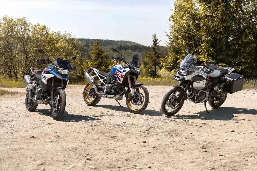 Novas motocicletas BMW no Brasil: A BMW Motorrad inicia as vendas das novas motocicletas da linha F. Modelos F 800 GS, F 900 GS e F 900 GS Adventure são produzidos em Manaus e estarão disponíveis em 18 de julho.