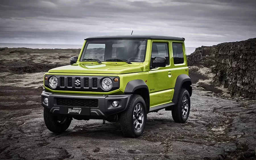 O Suzuki Jimny Sierra 2025 chegou ao Brasil com preços reduzidos, tornando-se uma opção mais acessível para os consumidores. Os descontos variam de R$ 12 mil a R$ 20 mil, dependendo da versão.