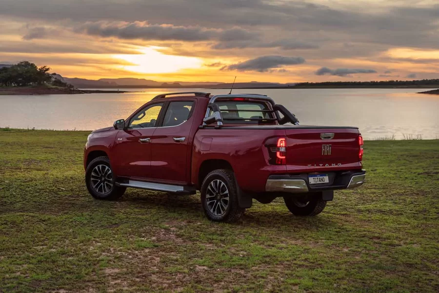 Mesmo com o aumento nas vendas, a Fiat Titano está longe de ameaçar suas concorrentes diretas, como a Toyota Hilux, líder de vendas no segmento, que registrou mais de 3 mil emplacamentos em maio.