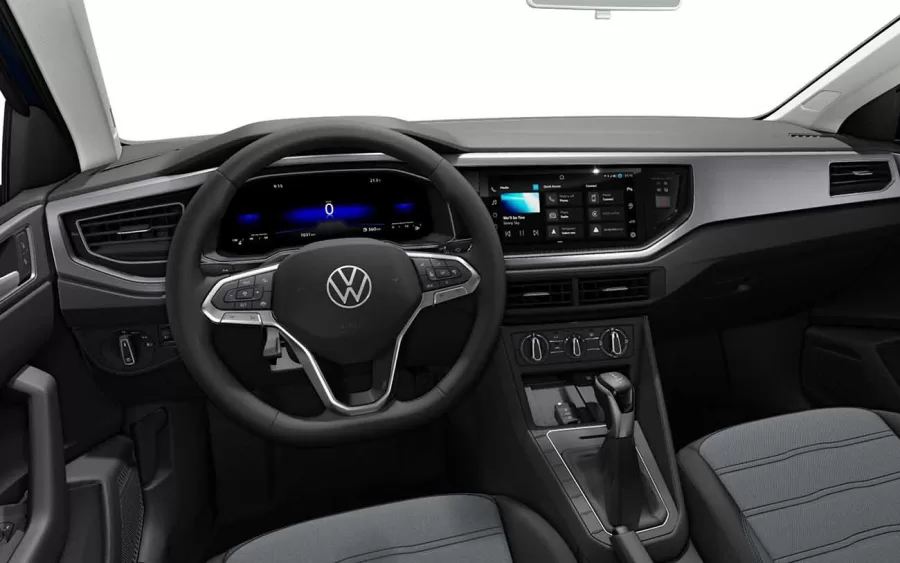 A transmissão do SUV é automática de seis marchas com tração dianteira, garantindo uma condução suave e eficiente. O sistema utiliza um conversor de torque para melhor desempenho.