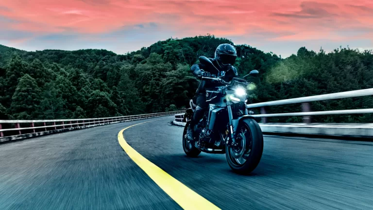 Yamaha MT-09 e Tracer 900: montadora descontinua modelos emblemáticos no Brasil devido a novas regulamentações ambientais