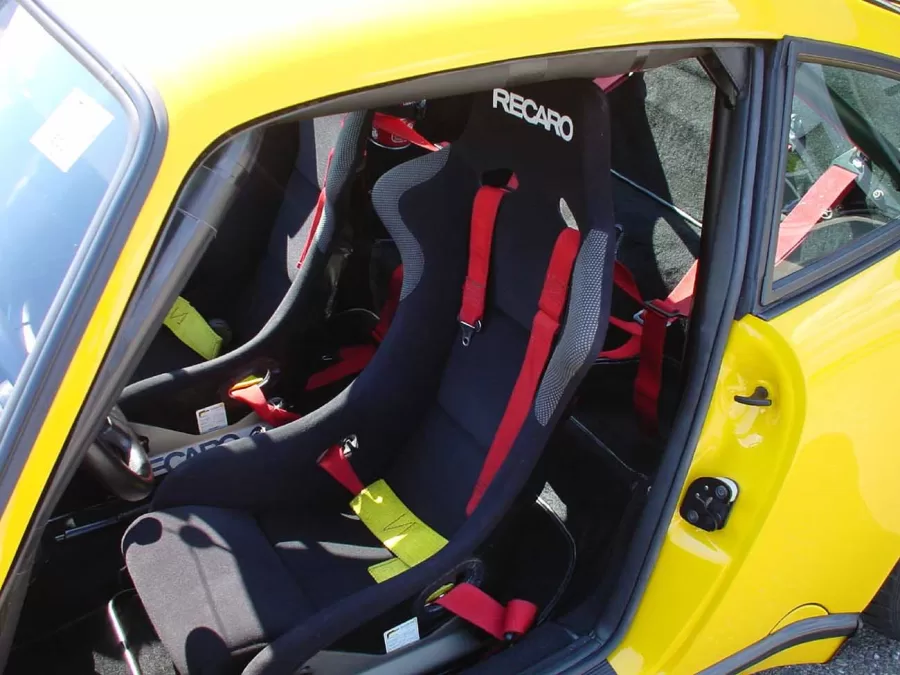 Recaro pede falência: o fim dos bancos icônicos no Gol GTI e Escort XR3