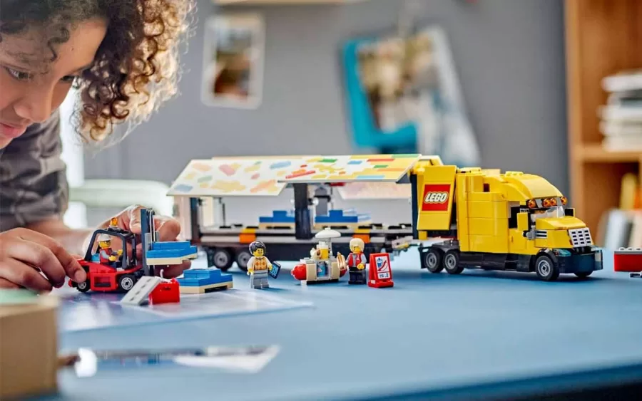 LEGO City Review: Caminhão de Carga Amarelo em Detalhes!