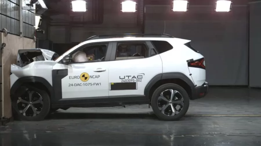 Nos testes de impacto, o Renault Duster apresentou 70% de proteção para ocupantes adultos, com impacto significativo no peito do motorista, influenciando negativamente a pontuação final - Reprodução/Euro NCAP