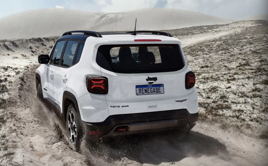 Jeep celebra seu 83º aniversário em julho de 2024, destacando a venda de 500 mil unidades do Renegade no Brasil, modelo lançado em 2015 e fabricado em Pernambuco.