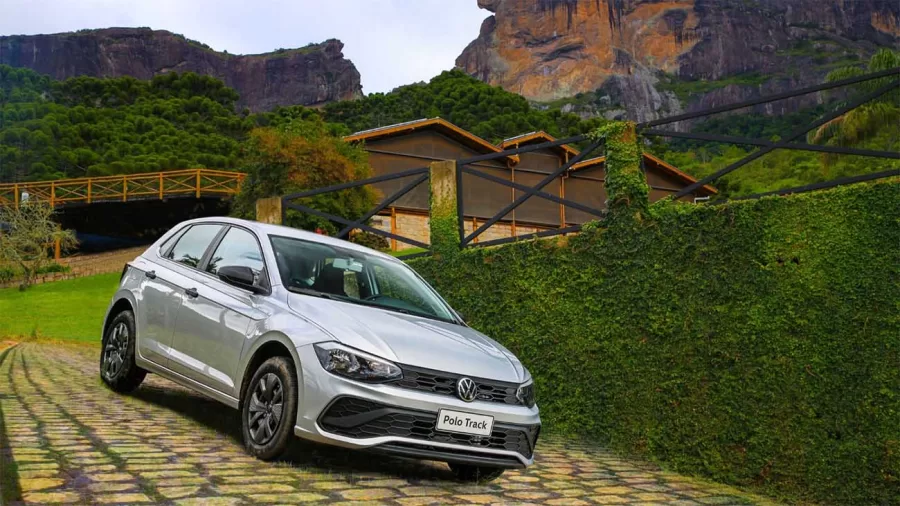 O Volkswagen Polo é o carro mais vendido no Brasil no primeiro semestre de 2024, com 57.864 unidades entregues. Esse número representa um crescimento de 53,4% em relação ao mesmo período de 2023.