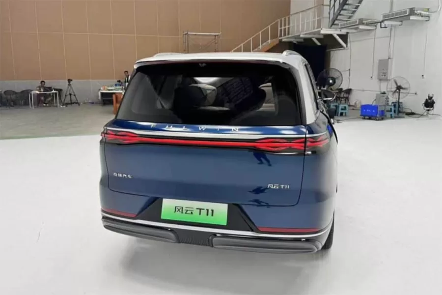 O SUV híbrido plug-in combina um motor 1.5 turbo a combustão com motores elétricos, oferecendo tração nas quatro rodas. Esse conjunto garante desempenho elevado e autonomia total de até 1400 km.