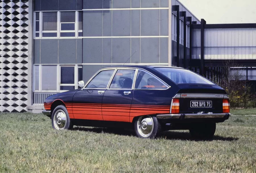 O nome Basalt já foi utilizado pela Citroën em 1978, na série especial GS Basalte. O modelo fez sucesso com design exclusivo e inovações como o sistema de lavagem dos faróis, esgotando rapidamente as 1.800 unidades.