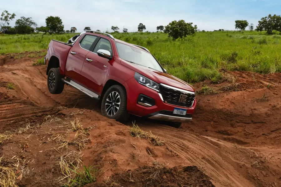 A Fiat Titano registrou um aumento expressivo de mais de 500% nas vendas em maio, após um início fraco em abril. No entanto, a picape média ainda enfrenta desafios com atrasos na liberação ambiental.