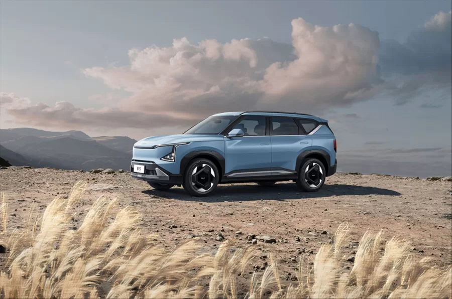 O Kia EV5 foi lançado no Brasil como um SUV elétrico que combina eficiência energética e design inovador. O modelo promete redefinir o segmento com autonomia de até 550 km e recarga rápida.