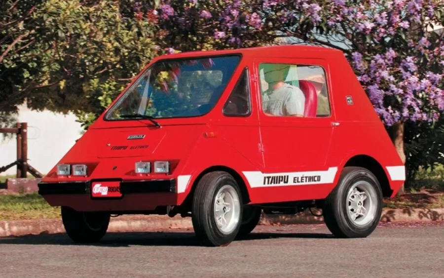 João Gurgel, engenheiro e fundador da Gurgel, idealizou na década de 1970 um sistema de mobilidade elétrica em Rio Claro, SP, prevendo um modelo de compartilhamento de carros elétricos.