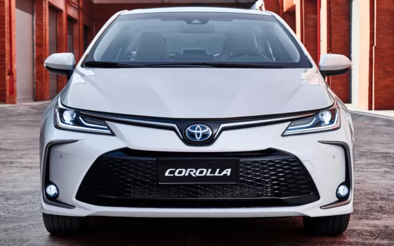Ficha técnica do Toyota Corolla Altis Premium Hybrid 2024: preço, consumo e desempenho do sedan híbrido cheio de conforto e tecnologia