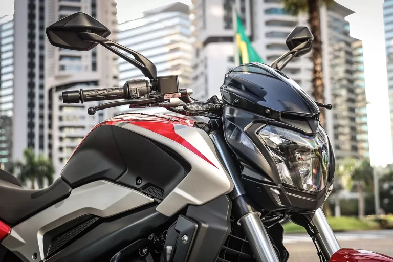 Bajaj Dominar 250: ficha técnica, preço e desempenho da moto