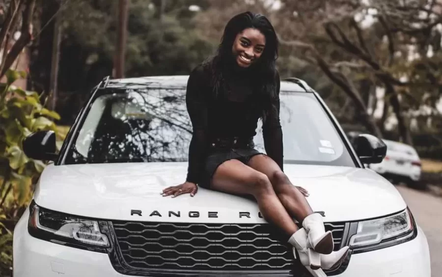 Simone Biles e Sua Paixão por Carros de Luxo: Conheça a Coleção da Ginasta