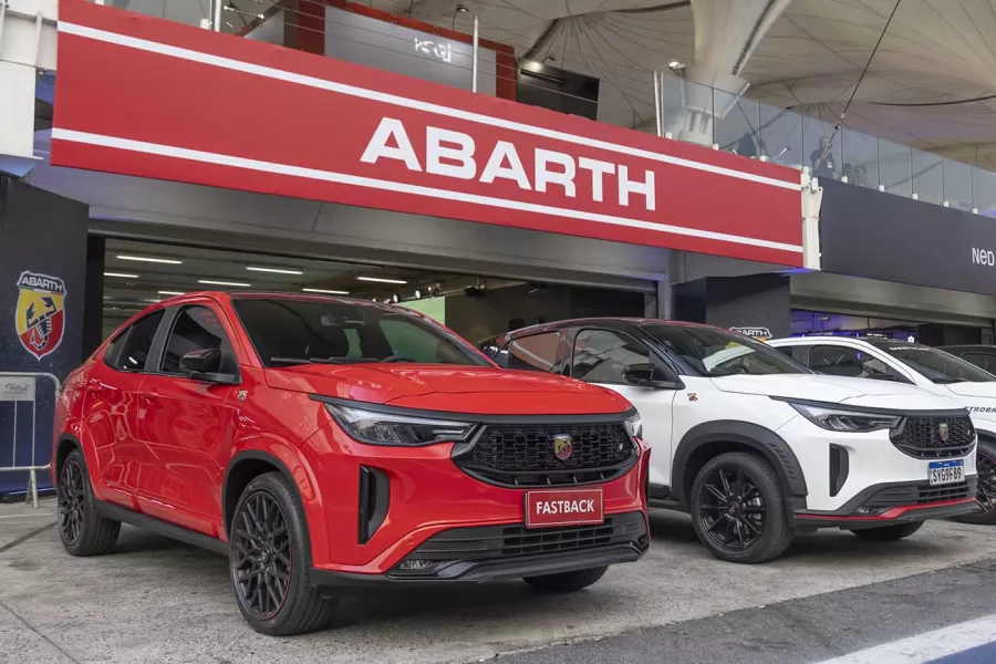 A experiência na pista foi um dos destaques do Festival Interlagos, onde os modelos da Abarth e da Fiat foram testados pelos visitantes em ambientes que ressaltaram suas características.