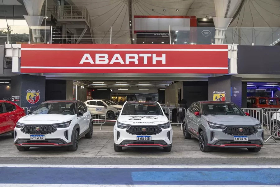 Abarth e Fiat marcaram presença no Festival Interlagos 2024, oferecendo aos visitantes a chance de testar seus modelos mais icônicos na pista, como o Pulse Abarth e a nova picape Titano.