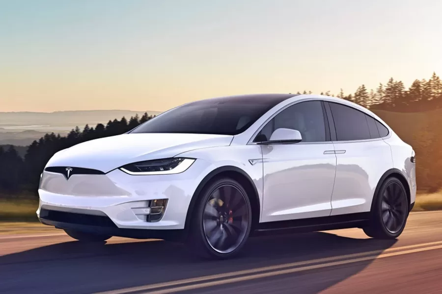 Tesla Anuncia Recall de 1,8 Milhão de Veículos Devido a Falha no Capô