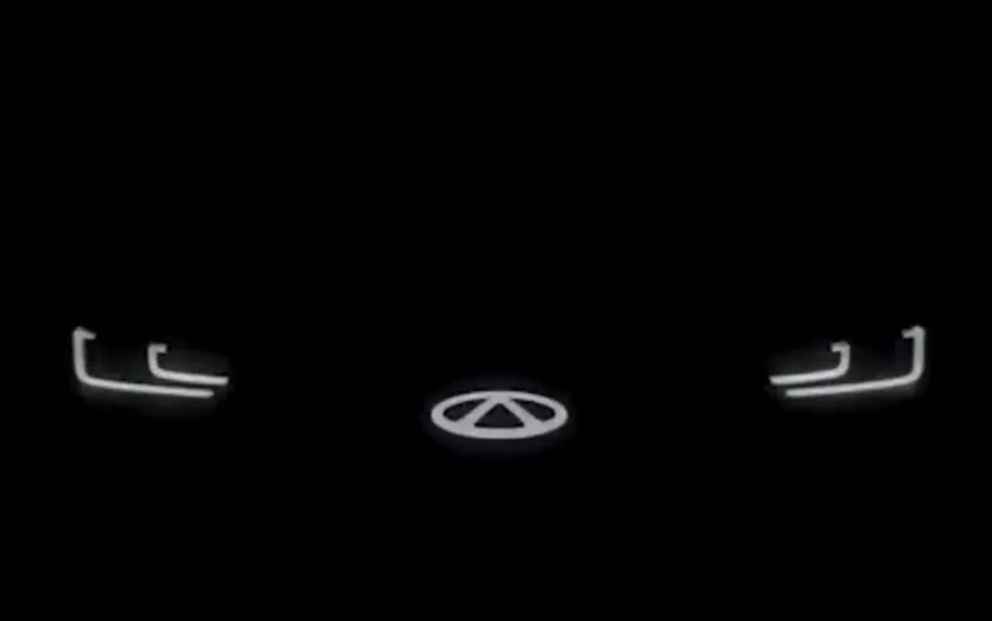 Caoa Chery revelou um teaser do novo Tiggo 8, um SUV híbrido que chegará ao Brasil em breve. O modelo tem visual atualizado, com duas telas de alta resolução e logotipo iluminado.