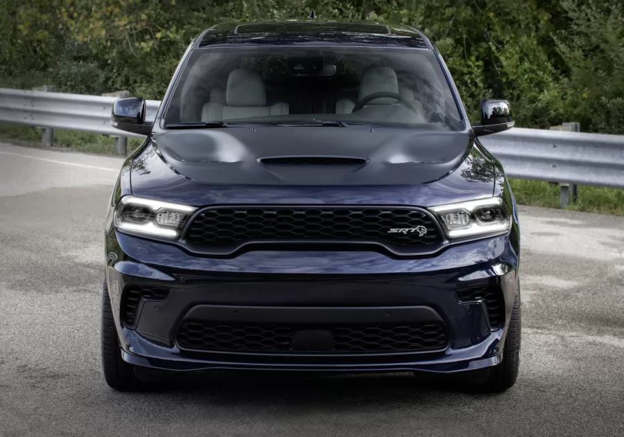 O Dodge Durango SRT Hellcat foi lançado em 2020, durante a pandemia, como uma versão limitada com 720 cavalos de potência, capaz de atingir uma velocidade máxima de 320 km/h.