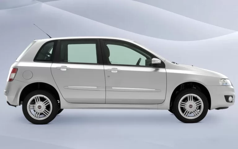Guia de Usados: Fiat Stilo Attractive 2011 é um hatch cheio de estilo e preço bem acessível