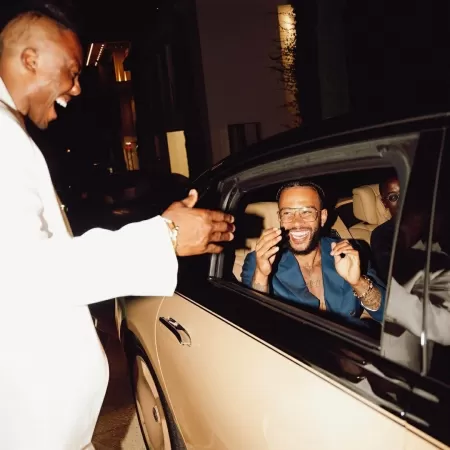 Depay com sua Mercedes Maybach by Virgil Abloh: exclusividade de 150 unidades no mundo