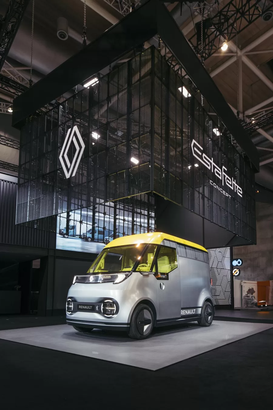 O Renault Estafette Concept é a nova aposta da marca para o transporte urbano. 100% elétrico, ele combina conectividade e design compacto, otimizando as operações de logística de última milha.