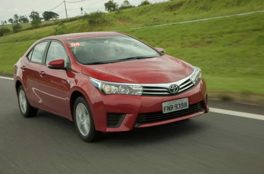 Guia de Usados: Vale a pena comprar um Toyota Corolla GLi 1.8 Automático 2015 sedan usado?