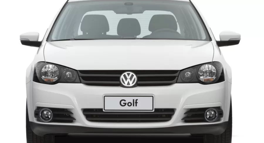 O Golf Sportline 1.6 tem 104 cv no álcool e 101 cv na gasolina, acelera de 0 a 100 km/h em 11,1 s, com torque de 15,6 kgfm no álcool e 15,4 kgfm na gasolina.