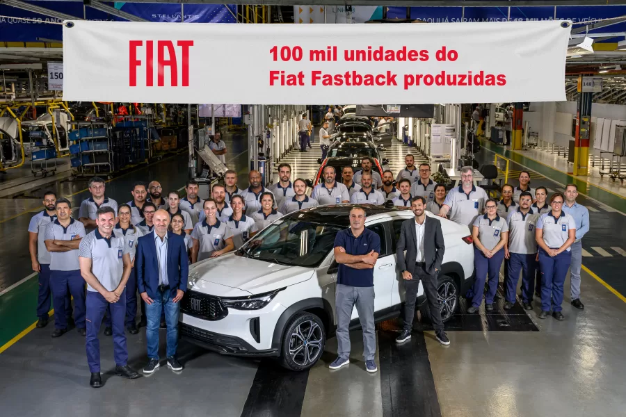 O modelo segue atraindo novos consumidores, impulsionado por sua performance, espaço e design inovador, que posicionam o Fastback como uma das escolhas preferidas no mercado de SUVs no Brasil.