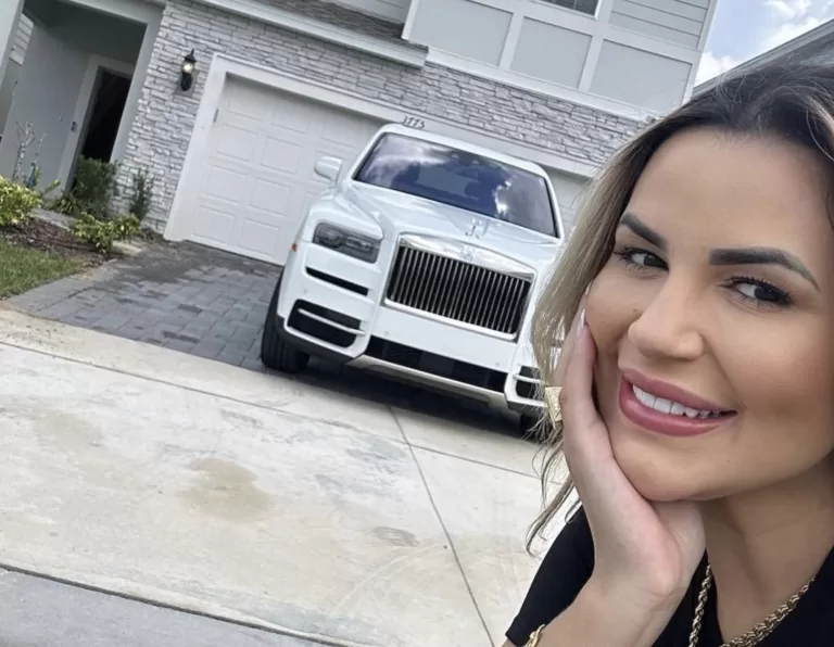 Conheça os carros de luxo da Deolane Bezerra