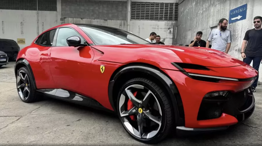 Ferrari de R$ 7 milhões é apreendida em operação contra lavagem de dinheiro que prendeu Deolane Bezerra