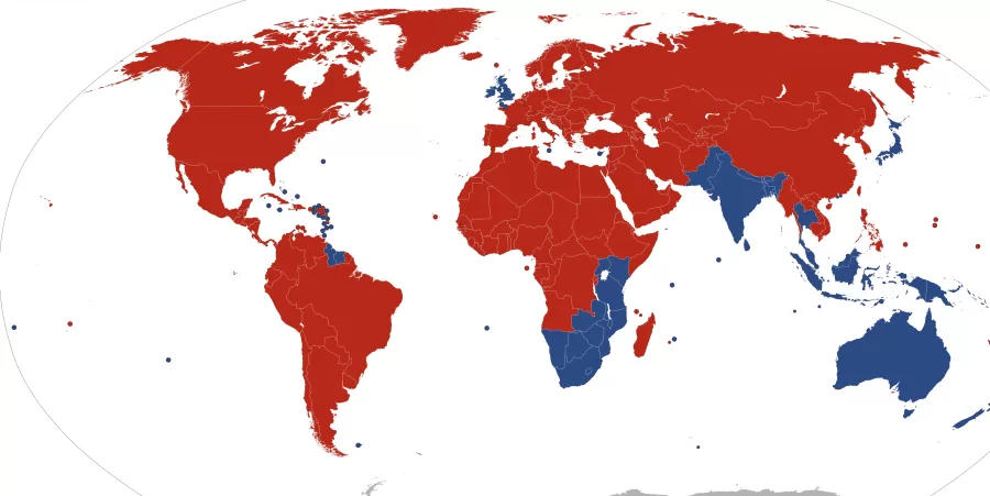 Vermelho - Pela direita (volante geralmente do lado esquerdo). Azul -  Pela esquerda (volante geralmente do lado direito).