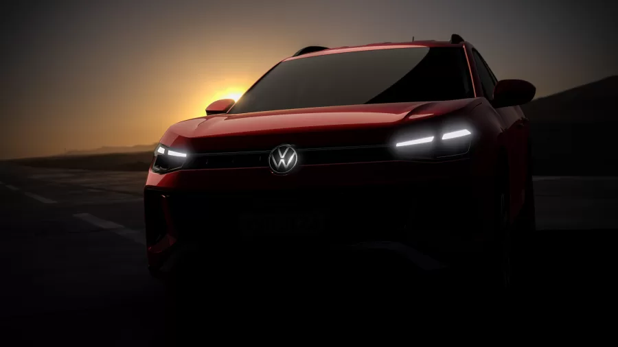 Volkswagen revela novo SUV no Rock in Rio, com previsão de lançamento em 2025. O modelo, ainda camuflado, faz parte da ofensiva de 16 novos produtos da marca até 2028 no Brasil.