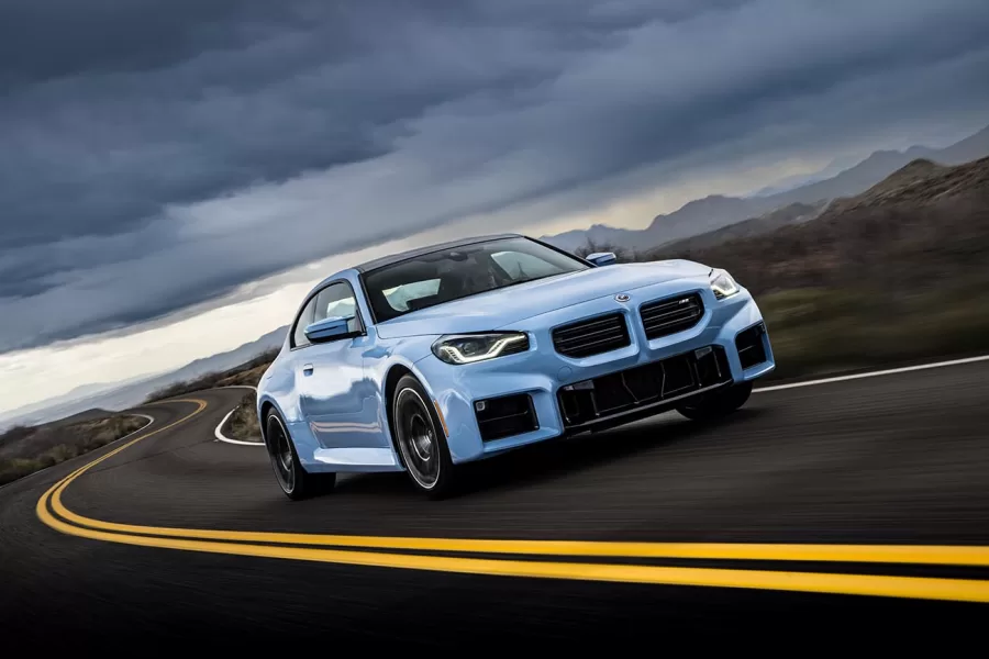 O BMW M2 não é só potência; ele é esperto também. Com o sistema ConnectedDrive, você pode acessar seu smartphone no carro, verificar o trânsito em tempo real e nunca mais se perder.