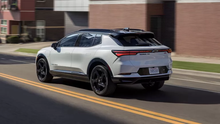 Chevrolet Equinox EV chega ao Brasil com tração integral e autonomia de 443 km