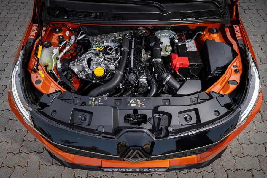 O Renault Kardian 1.0 turbo entrega 125 cv e 22,4 kgfm, com câmbio manual de seis marchas. Consumo de até 15 km/l e aceleração de 0 a 100 km/h em 11 segundos, garantindo desempenho equilibrado.