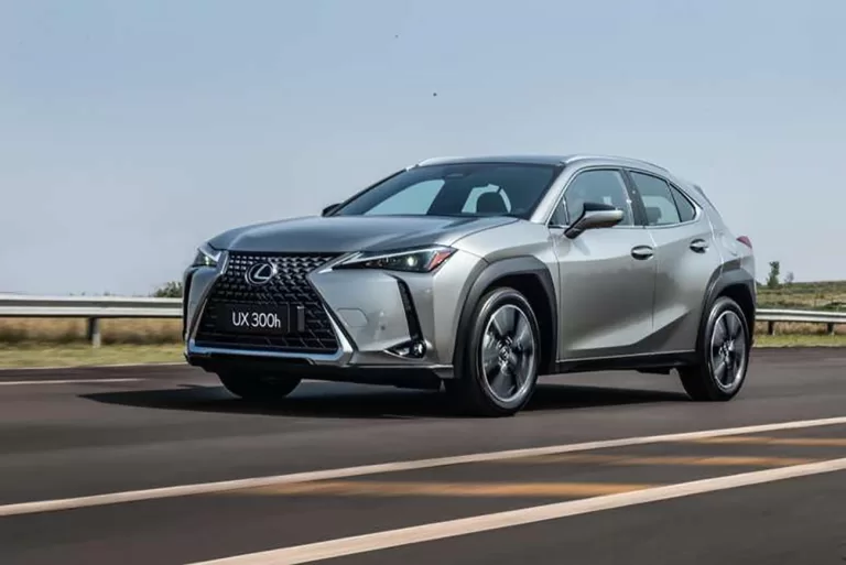 Lexus UX 300h chega ao Brasil com sistema híbrido mais potente