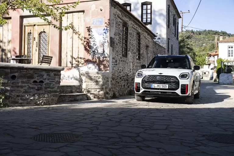 MINI lança novo John Cooper Works Countryman ALL4 no Brasil com nova plataforma e potência aprimorada