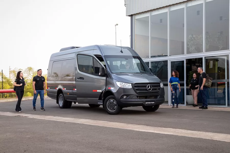 Mercedes-Benz lança linha Sprinter 2025 atualizada com novos equipamentos no Brasil