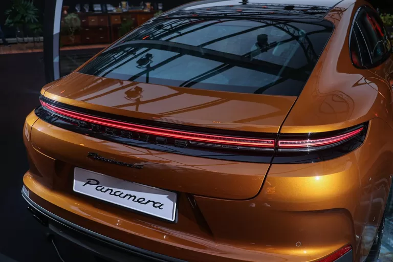 Novo Porsche Panamera híbrido chegou ao Brasil; confira preços e novidades do carro de luxo