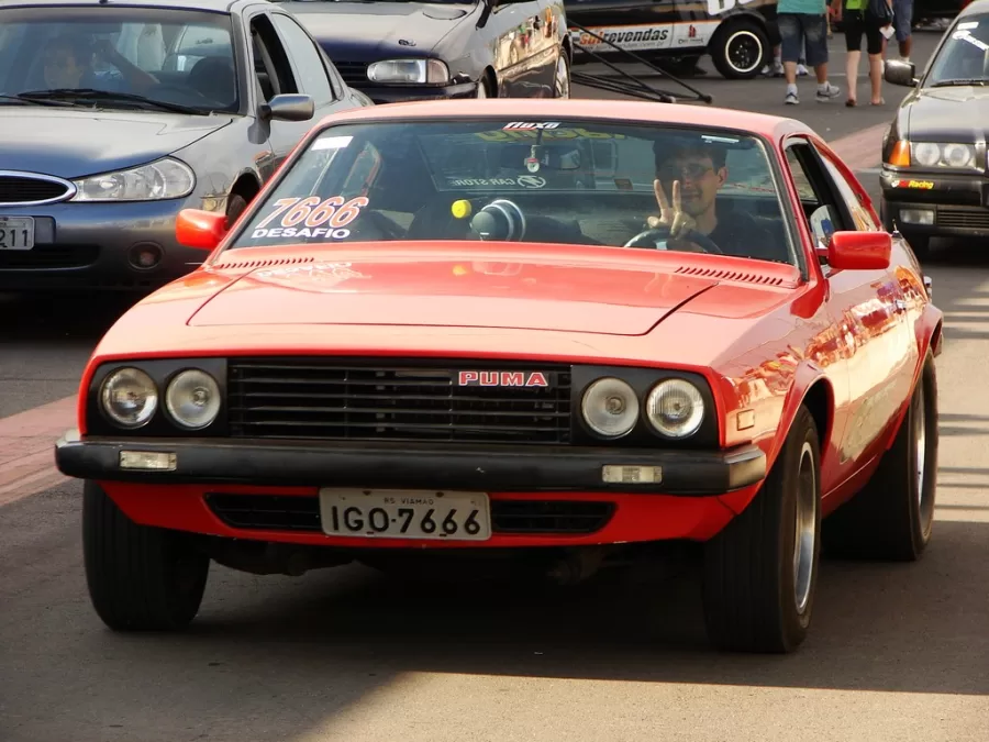 Cinco décadas após seu lançamento, o Puma GTB ainda é lembrado por seu legado na indústria automotiva brasileira. Ele representa uma combinação de estilo, desempenho e status entre os clássicos nacionais - Foto: Adriana Sugimoto / Flickr