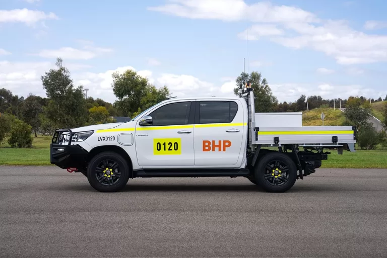 A Toyota lançou a Hilux elétrica para ser usada em minas subterrâneas na Austrália