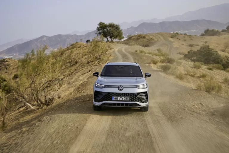 Volkswagen apresenta o Tayron, novo SUV substituto do Tiguan Allspace