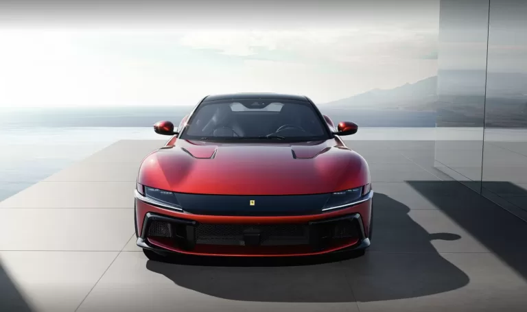 Ferrari 12Cilindri: quem disse que um V12 não pode ser elegante?