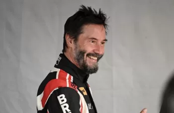 Keanu Reeves faz estreia no automobilismo na Toyota GR Cup em Indianápolis