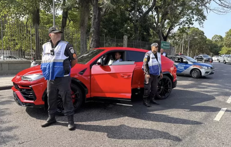 Cantor Xamã tem Lamborghini Urus roubada e recuperada por policiais no Rio de Janeiro