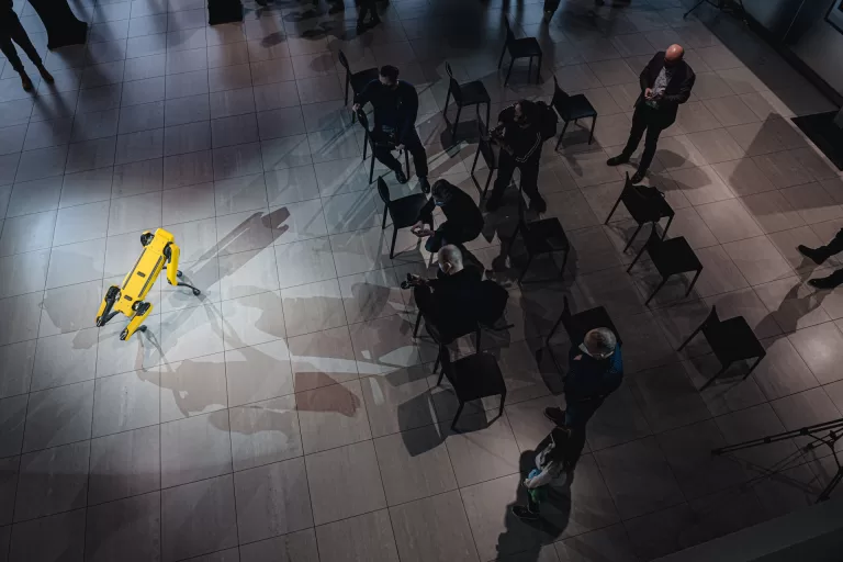 Hyundai coloca cachorro-robô Spot para trabalhar na fábrica do Creta